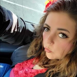 Meet your Posher, Candice